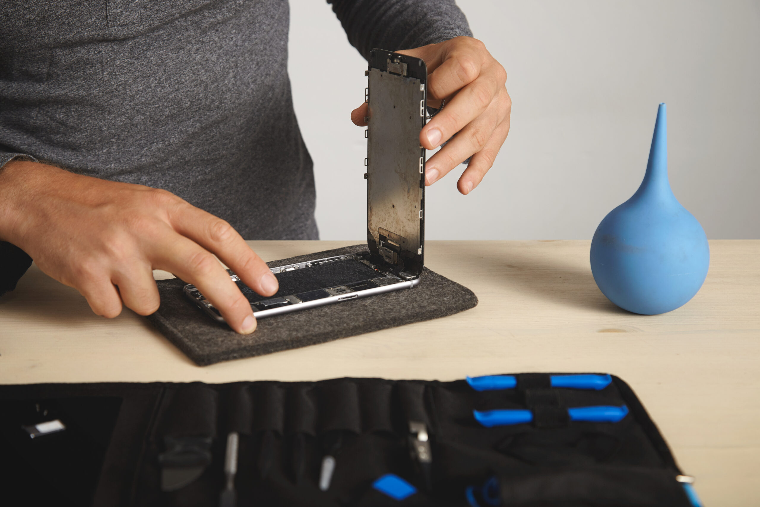 Mobile Repair UK Guide: Affordable Phone Repair, Tips & Services